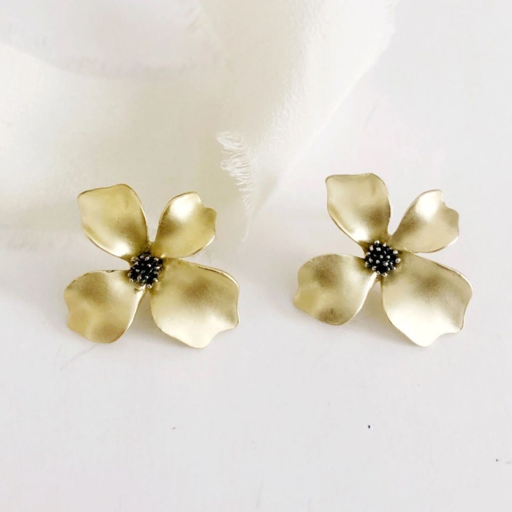 Flower earrings N179
